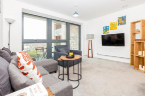 Modern 1BR with balcony & city view, Wandsworth